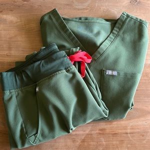 Figs women’s Catarina top in size M with Zamora joggers Size M